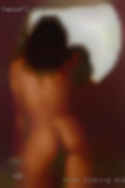 Nice looking average naked girls pussy.